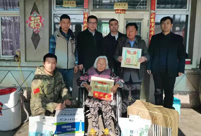 抗击雪灾！联合会在行动（之二） 走访慰问海城市受灾“三属”家庭(图3)